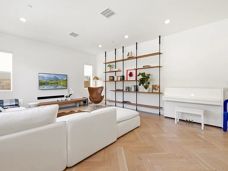 19212 Blackthorn Dr — Photo 12