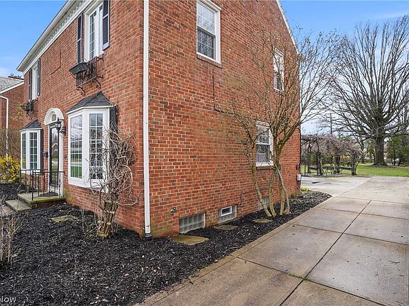 2nd image of 4074 Washington Blvd