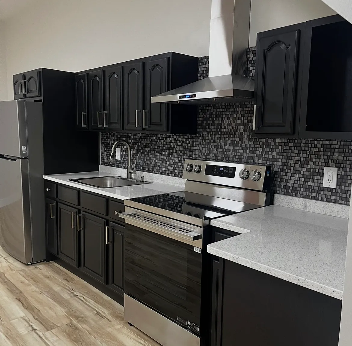 2 bed, $1,900 — Photo 2
