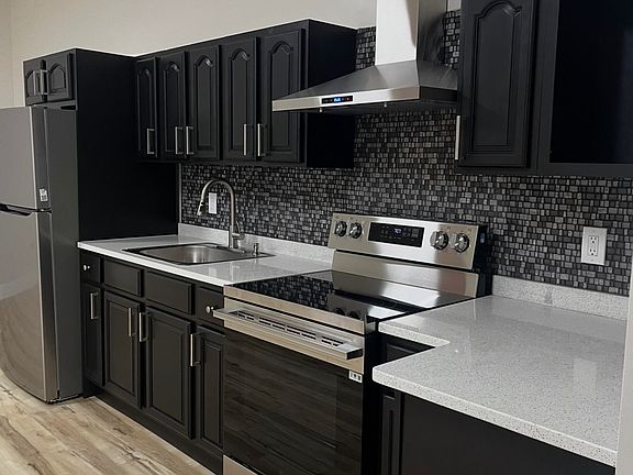 2nd image of 12 Nelson Pl Floor 1