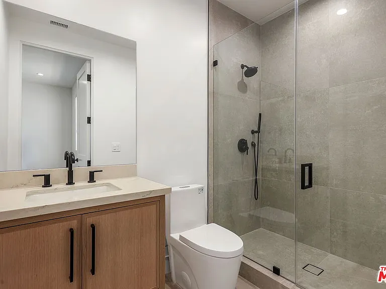 5917 Rhodes Ave — Photo 34