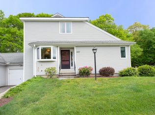 227 Deer Run #227, Shelton, CT 06484