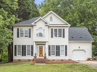 8620 Clivedon Dr, Raleigh, NC 27615