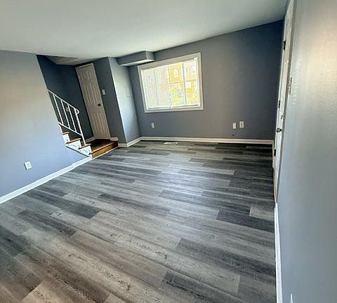 3rd image of 710 Kingston Rd