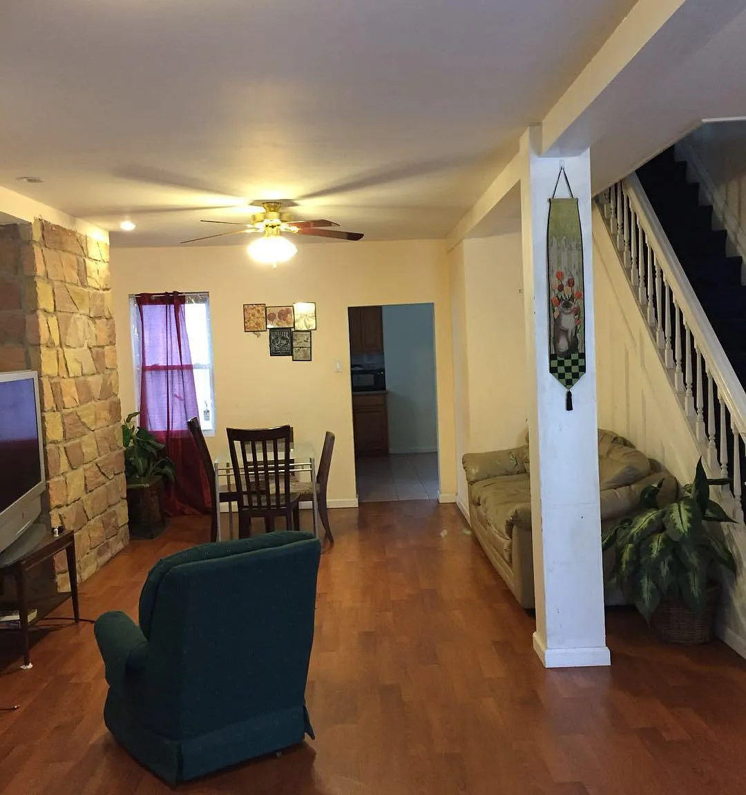 4916 Cypress St — Photo 1