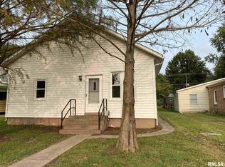 708 N 17th St, Herrin, IL 62948