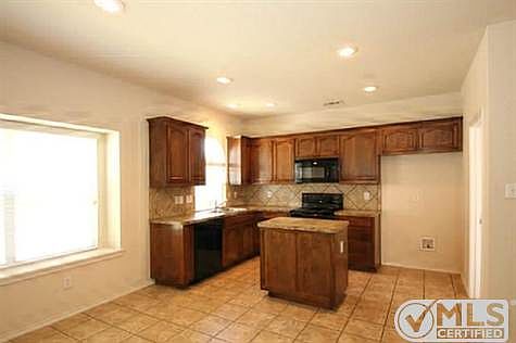 4th image of 14005 Silkwood Dr