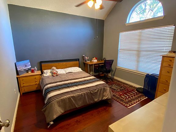 2 nd bedroom downstairs