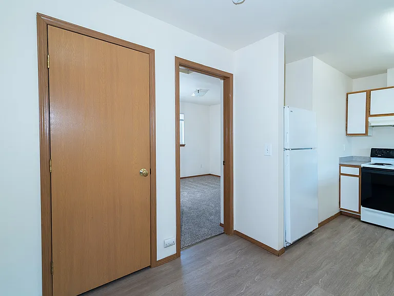1 Bedroom Dining Area