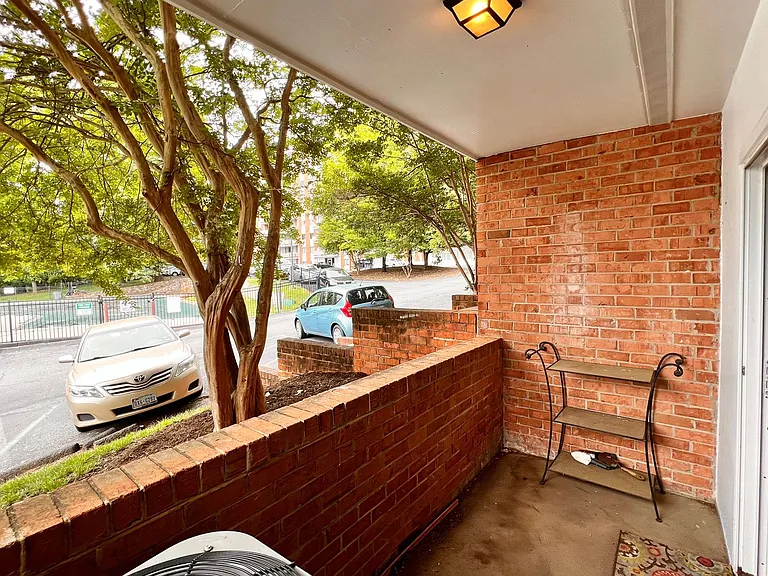 1800 Jefferson Park Ave — Photo 6
