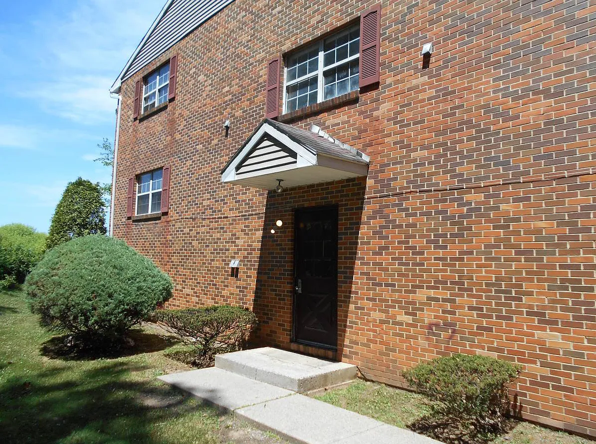 Turner Street Apartments — Photo 1