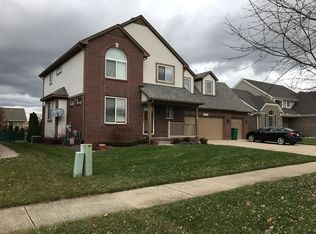 22647 Fieldcrest Dr, Macomb, MI 48044