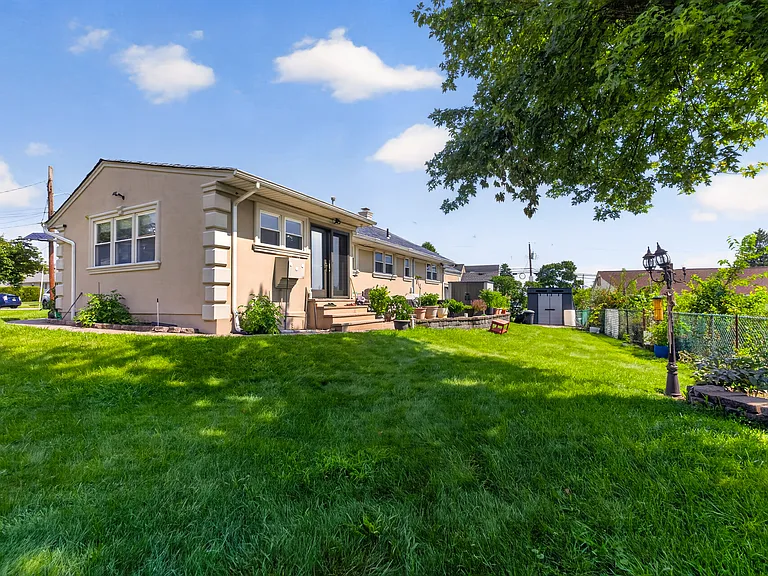 8 Coyles Ct — Photo 39