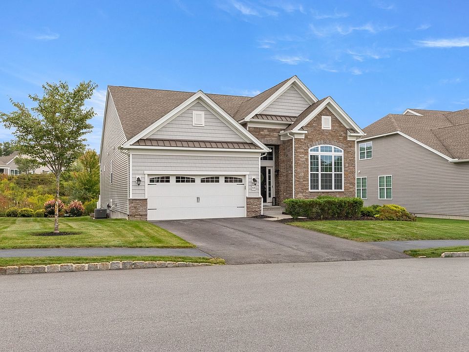 1st image of 64 Pine Tree Dr
