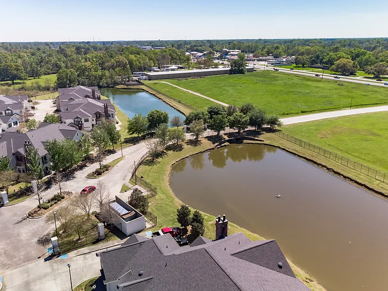 Mansions at Ivy Lake — Photo 14