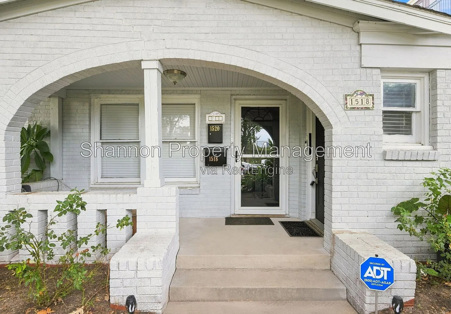 2 bed, 1.0 bath, 1300 sqft, $2,300 — Photo 4