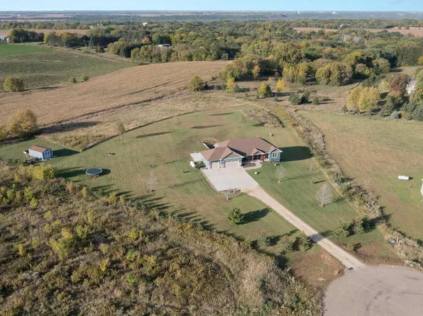 N5633 1210th St, Prescott, WI 54021