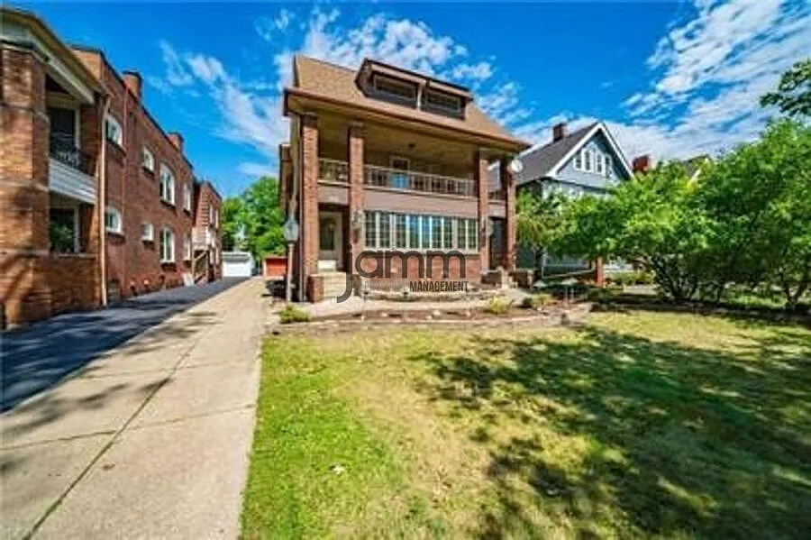 14724 Clifton Blvd #LOFT