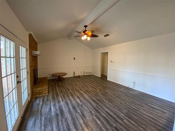 3rd image of 6533 Meadowview Ln