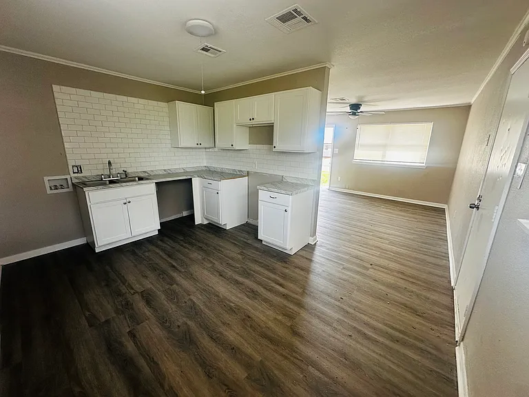 4545 SW G Ave — Photo 9