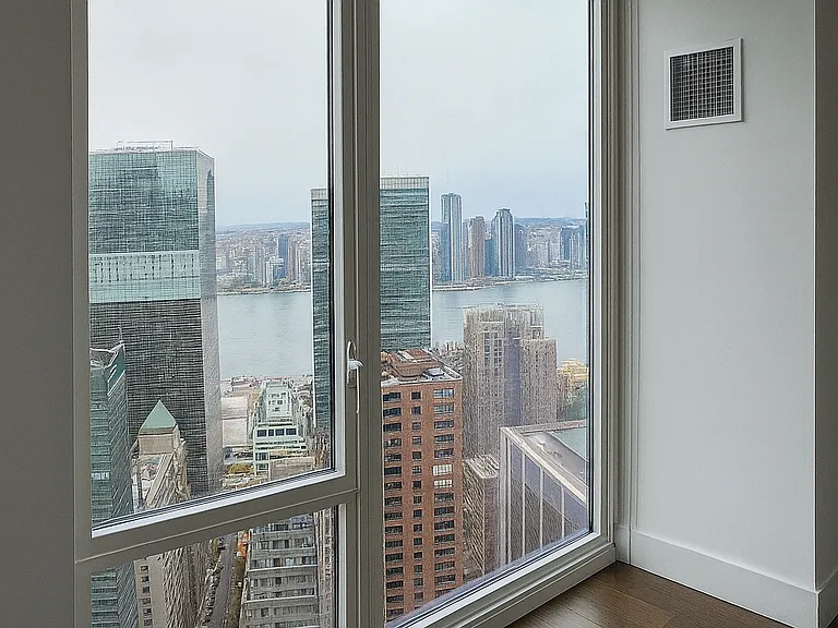 222 E 44th St #40K — Photo 1