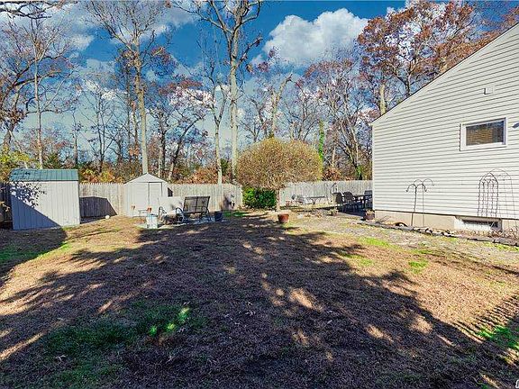 5th image of 63 Powell Ct