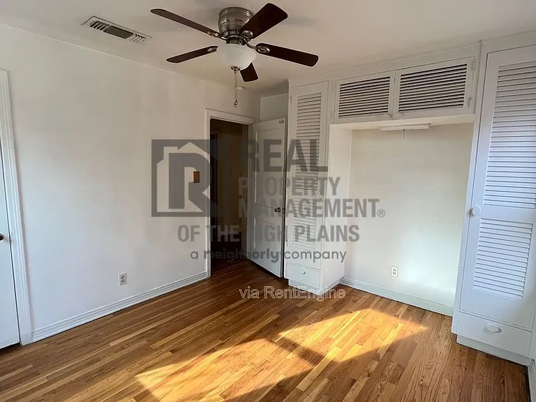 4301 Parker St — Photo 11