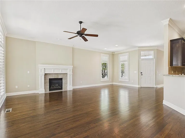 11844 S Hallet St — Photo 2