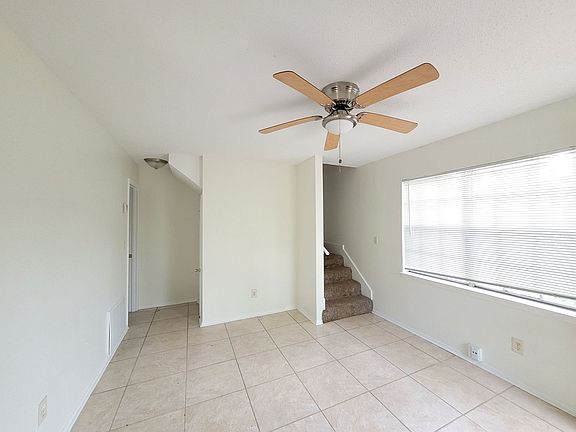 5th image of 1201 Lake Dr #B