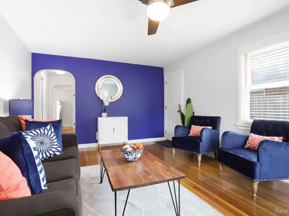 1964 Fairfield St, Saginaw, MI 48602