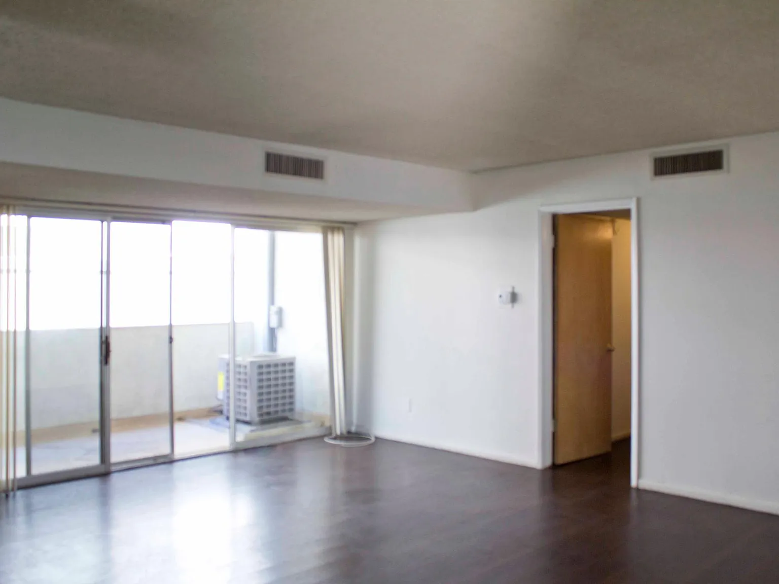 2 bed, 900 sqft, $2,795 — Photo 1