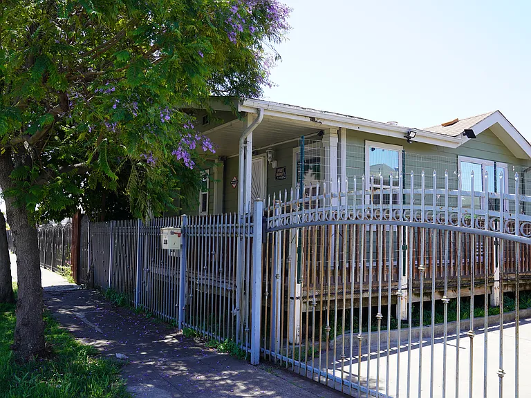 9425 Cherry St — Photo 3