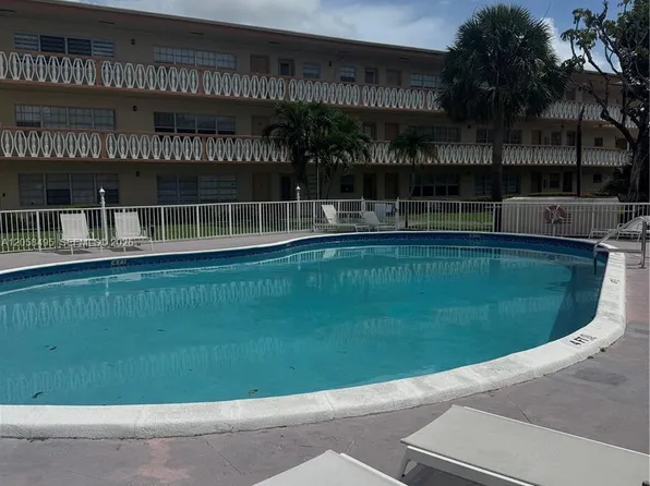 11855 NE 19th Dr APT 22, North Miami, FL 33181