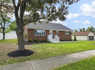 5 Yubas Ave, Burlington, NJ 08016