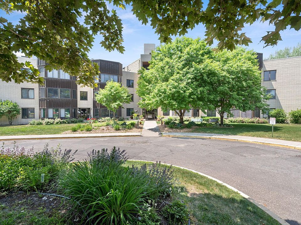 1st image of 111 Imperial Dr W APT 209
