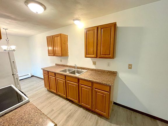 3rd image of 9 8th Ave NW #8