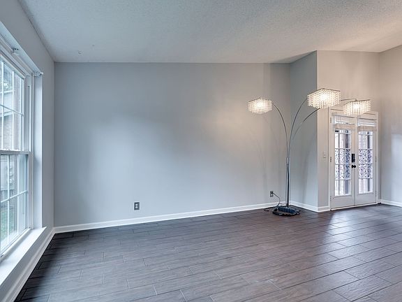 4th image of 622 Hickory Glade Ct