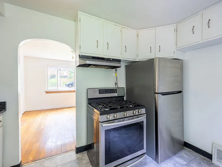9717 Glendale Rd — Photo 9