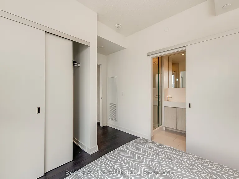 20 Richardson St #918 — Photo 21
