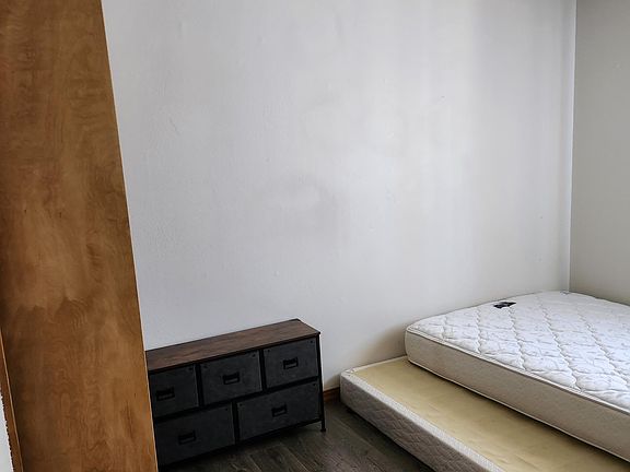 5th image of 301 Budd Ave #B