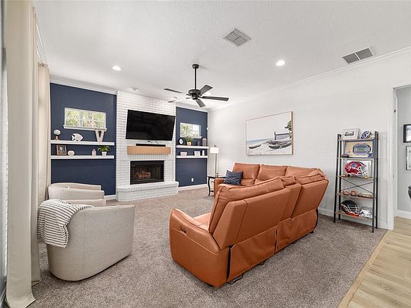 4th image of 3755 SE 40th St