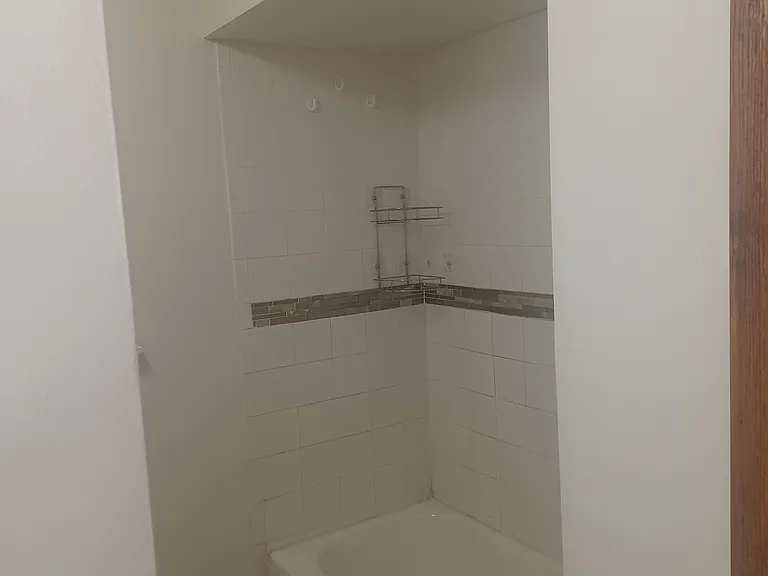 13816 S Tracy Ave — Photo 1