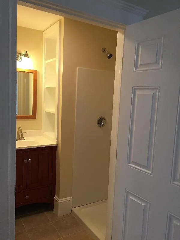 4 bed, 999 sqft, $4,000 — Photo 4