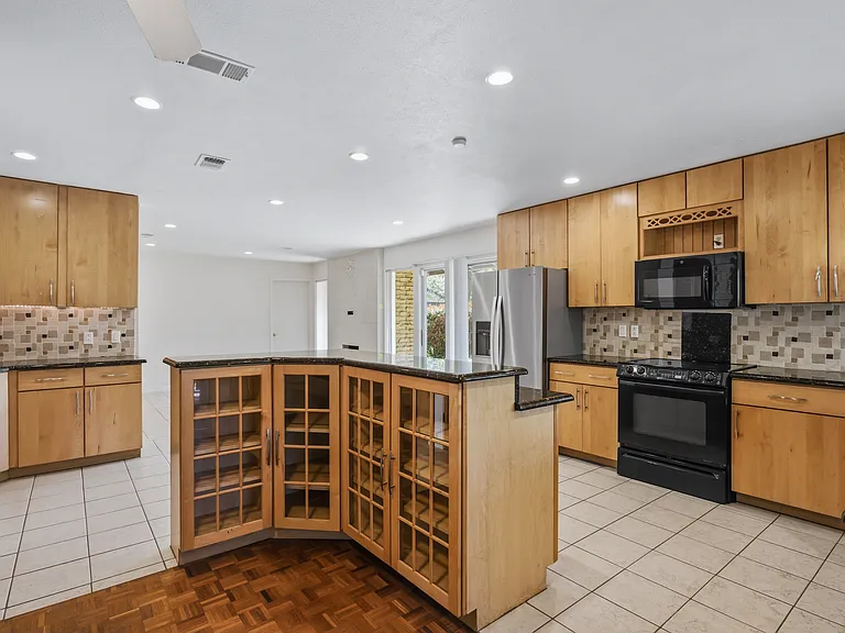 15721 Mapleview Cir — Photo 12