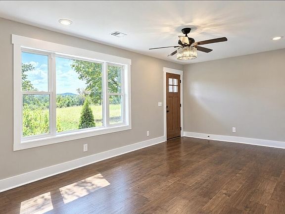 3rd image of 1277 Bluff Springs Rd