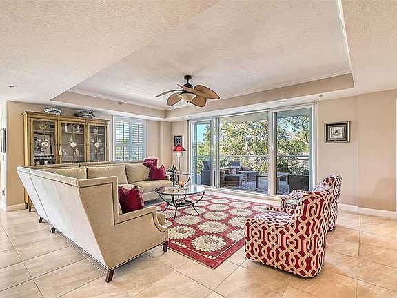 5th image of 1660 Summerhouse Ln Suite 201