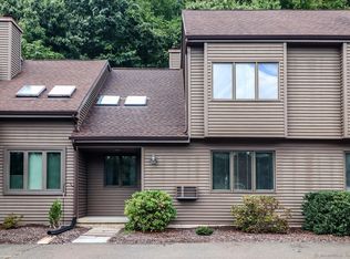 34 Twin Oaks #34, New Milford, CT 06776