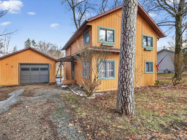 35268 51st Ave, Paw Paw, MI 49079