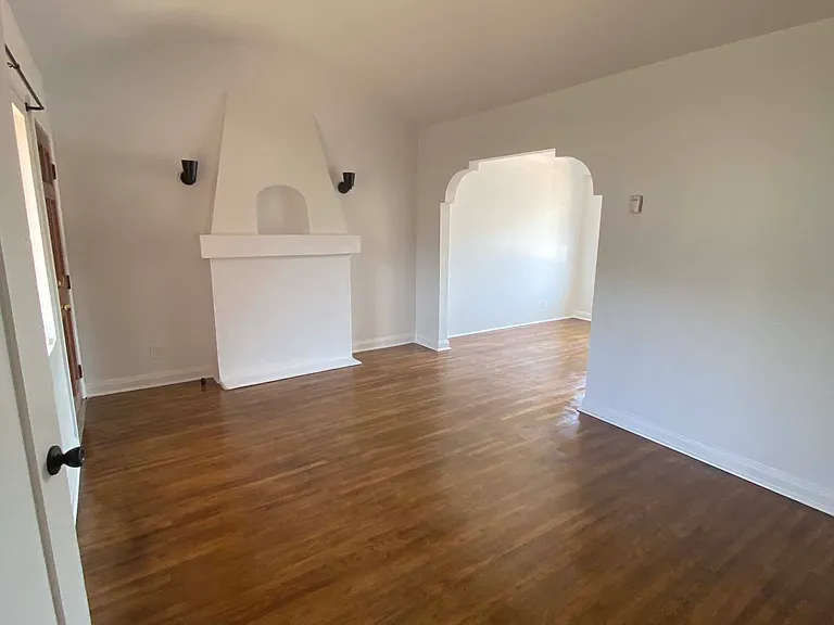 1134 N Evergreen Ave — Photo 17