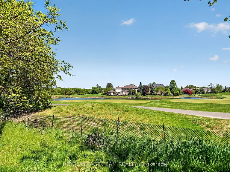 32 Riverstone Dr N — Photo 44